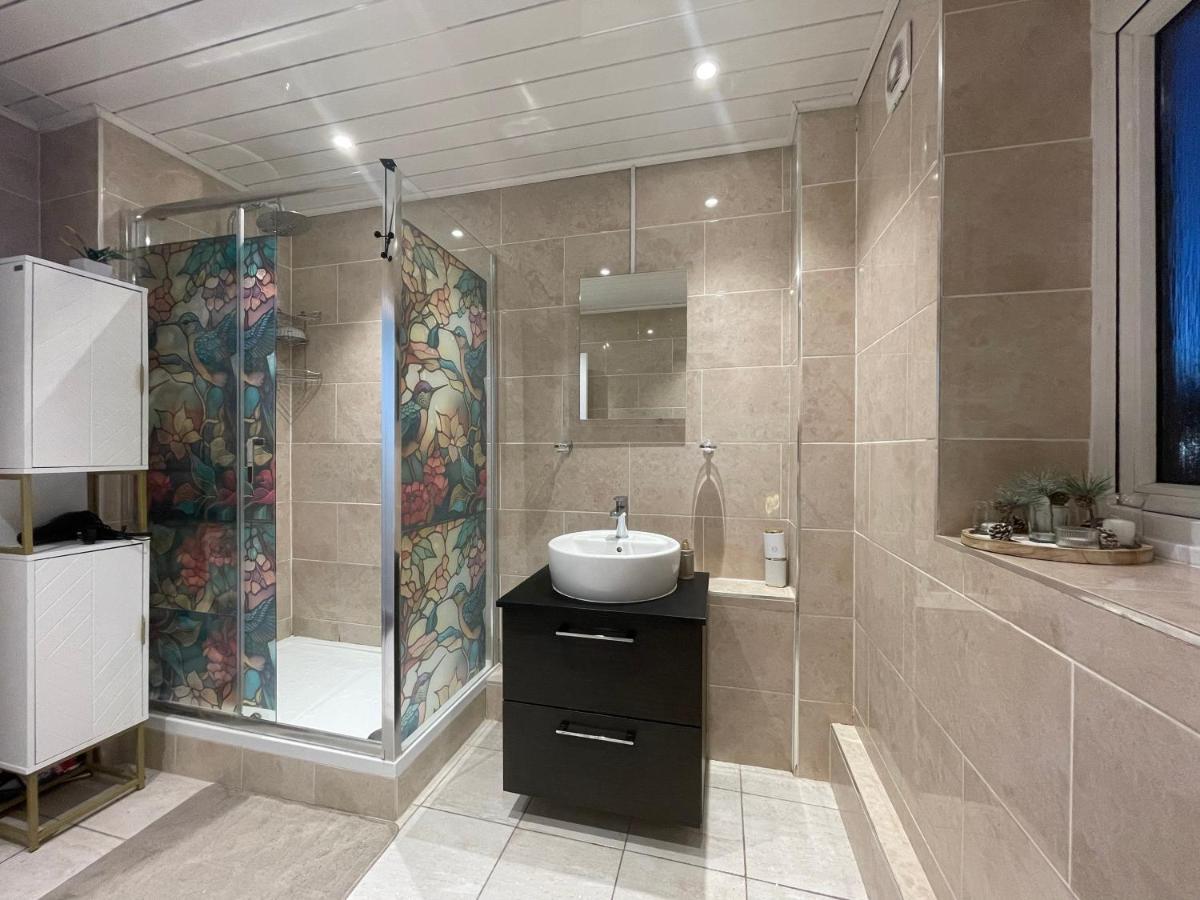Room With Shared Kitchen London Exterior photo